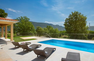 Photo 3 - Maison de 3 chambres à Kršan avec piscine privée et jardin