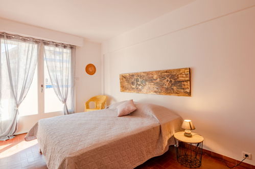 Foto 3 - Apartamento de 2 habitaciones en Sainte-Maxime con vistas al mar