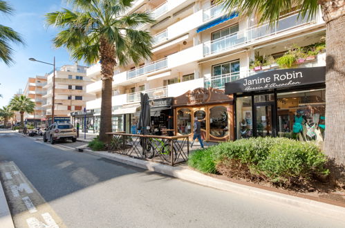 Photo 17 - 2 bedroom Apartment in Sainte-Maxime with sea view