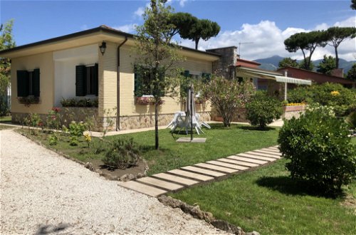 Foto 4 - Casa de 3 habitaciones en Forte dei Marmi con jardín y vistas al mar