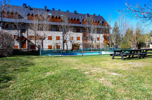 Foto 16 - Apartment mit 1 Schlafzimmer in La Vall de Boí mit schwimmbad und blick auf die berge