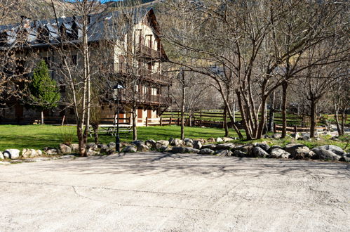 Foto 17 - Apartment mit 1 Schlafzimmer in La Vall de Boí mit schwimmbad und blick auf die berge