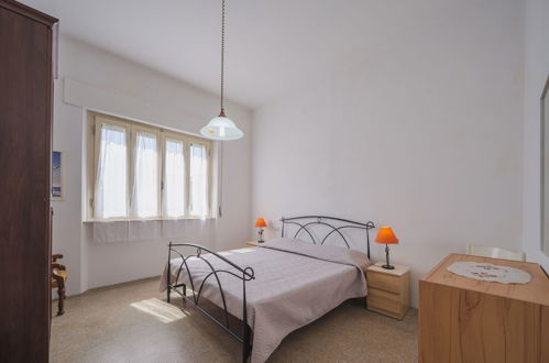 Foto 20 - Casa con 3 camere da letto a Viareggio con giardino e vista mare