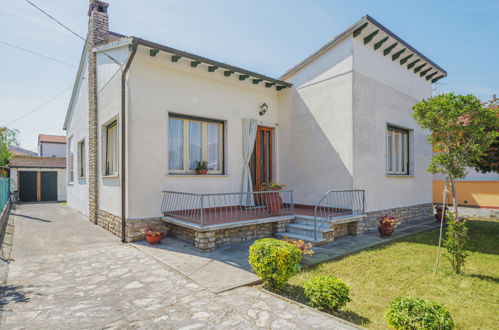 Photo 2 - Maison de 3 chambres à Viareggio avec jardin et vues à la mer