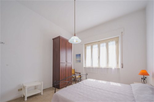 Foto 19 - Casa con 3 camere da letto a Viareggio con giardino e vista mare