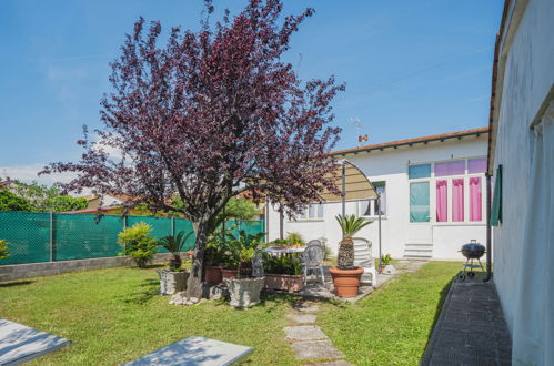 Photo 12 - Maison de 3 chambres à Viareggio avec jardin