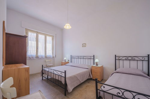 Foto 15 - Casa con 3 camere da letto a Viareggio con giardino e vista mare