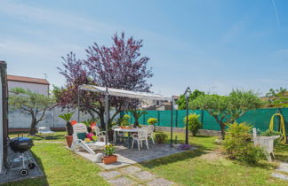 Foto 3 - Casa de 3 quartos em Viareggio com jardim e vistas do mar