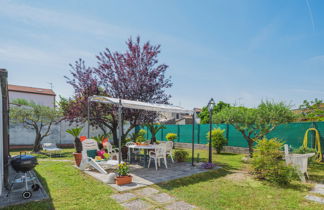 Foto 3 - Haus mit 3 Schlafzimmern in Viareggio mit garten