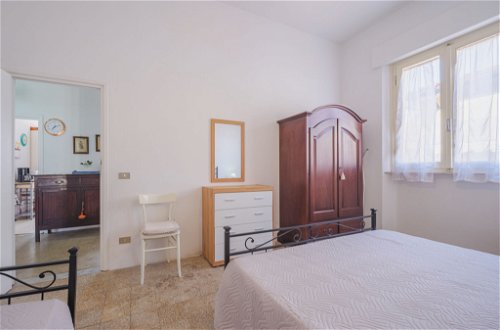 Foto 36 - Casa con 3 camere da letto a Viareggio con giardino e vista mare