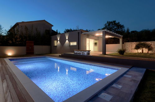 Photo 48 - Maison de 4 chambres à Pula avec piscine privée et jardin