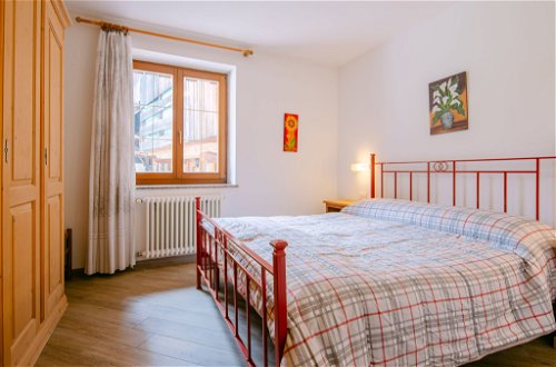 Foto 3 - Appartamento con 2 camere da letto a Canazei con giardino e vista sulle montagne