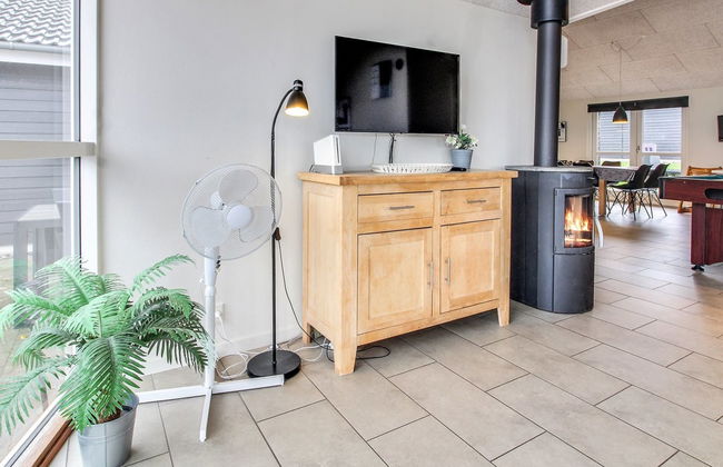 4 bedroom House in Kelstrup Strand with private pool and terrace - Photo 24