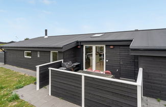 Foto 3 - Casa con 3 camere da letto a Harrerenden con terrazza e sauna