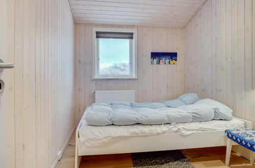 Foto 8 - Casa con 3 camere da letto a Harrerenden con terrazza e sauna