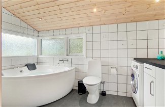 Foto 2 - Casa con 3 camere da letto a Harrerenden con terrazza e sauna