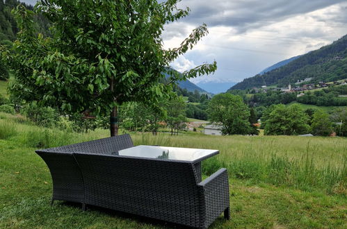 Foto 10 - Appartamento con 2 camere da letto a Ernen con giardino e vista sulle montagne