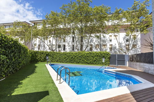 Foto 1 - Apartamento de 2 quartos em Castell-Platja d'Aro com piscina e vistas do mar