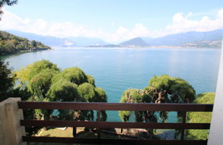 Photo 2 - Maison de 3 chambres à Laveno Mombello avec jardin et vues sur la montagne