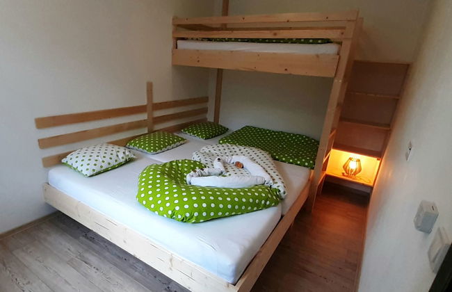 Apartamento de 2 quartos em Desná com jardim e banheira de hidromassagem - Foto 4