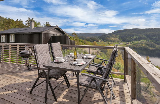 4 bedroom House in Fossdal with garden and terrace - Photo 2