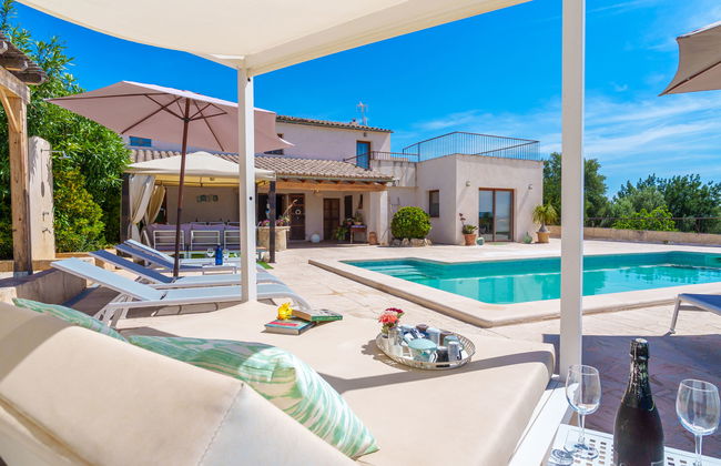 Casa de 4 quartos em Selva com piscina privada e jardim - Foto 1