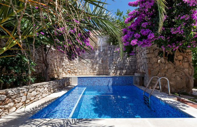 Casa de 3 quartos em Sutivan com piscina privada e jardim - Foto 44