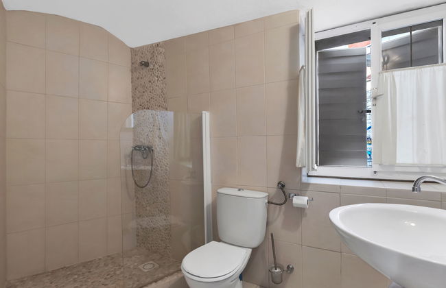 Casa de 3 quartos em Sutivan com piscina privada e jardim - Foto 25