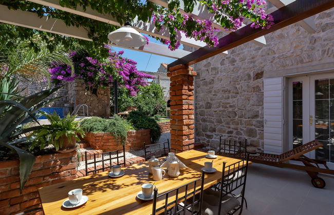 Casa de 3 quartos em Sutivan com piscina privada e jardim - Foto 11