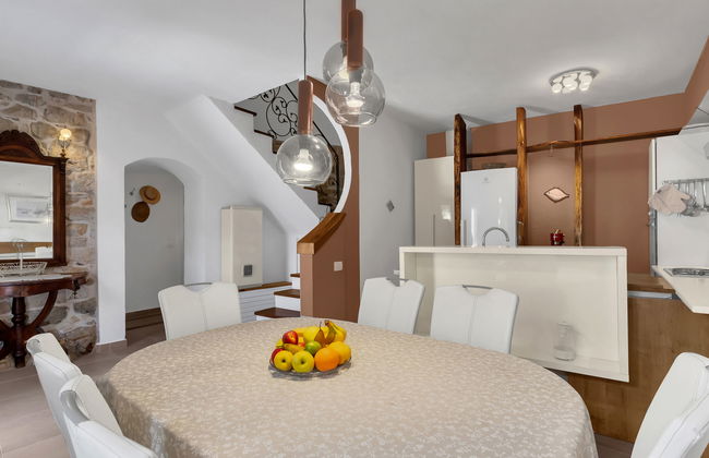 Casa de 3 quartos em Sutivan com piscina privada e jardim - Foto 7