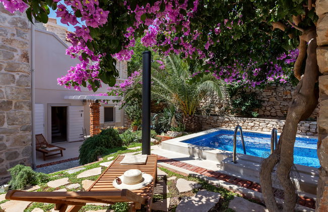 Casa de 3 quartos em Sutivan com piscina privada e jardim - Foto 33