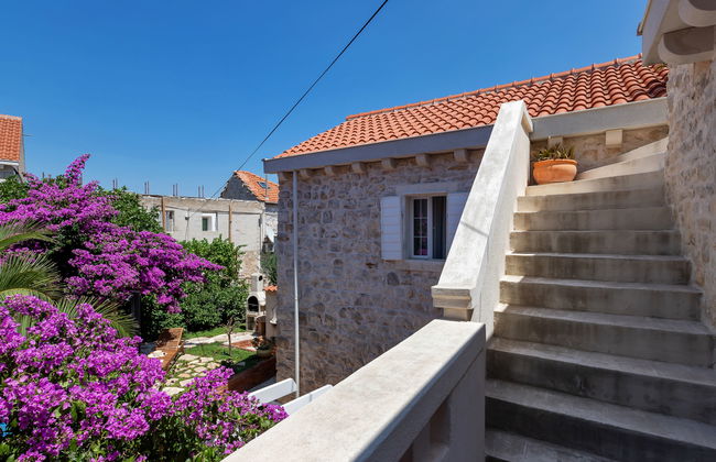 Casa de 3 quartos em Sutivan com piscina privada e jardim - Foto 37