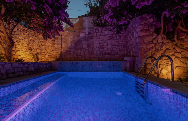 Casa de 3 quartos em Sutivan com piscina privada e jardim - Foto 40