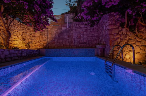 Foto 43 - Casa de 2 quartos em Sutivan com piscina privada e jardim