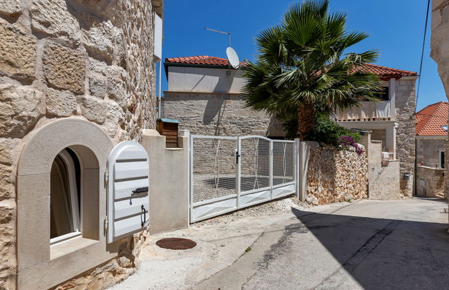 Casa de 3 quartos em Sutivan com piscina privada e jardim - Foto 32