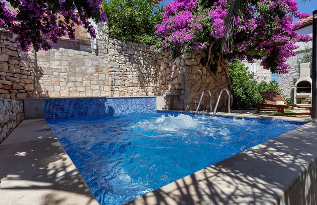 Casa de 3 quartos em Sutivan com piscina privada e jardim - Foto 36