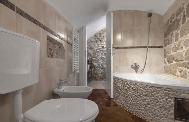 Casa de 3 quartos em Sutivan com piscina privada e jardim - Foto 14