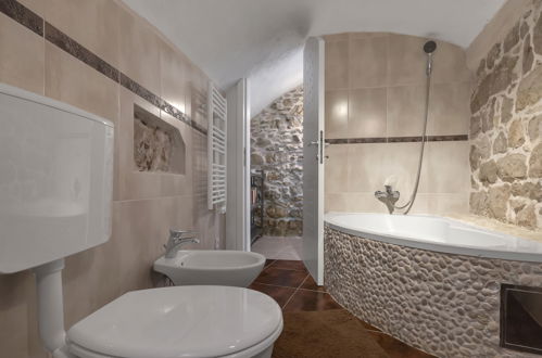Foto 17 - Casa con 2 camere da letto a Sutivan con piscina privata e vista mare