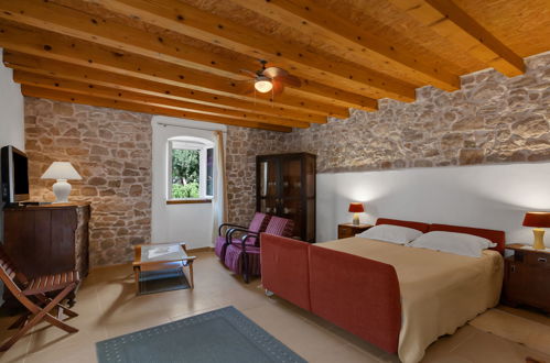 Foto 12 - Casa con 2 camere da letto a Sutivan con piscina privata e vista mare