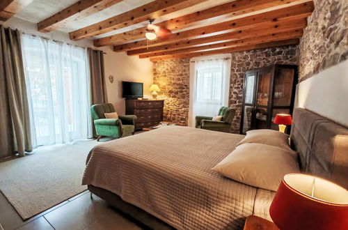 Foto 47 - Haus mit 2 Schlafzimmern in Sutivan mit privater pool und garten
