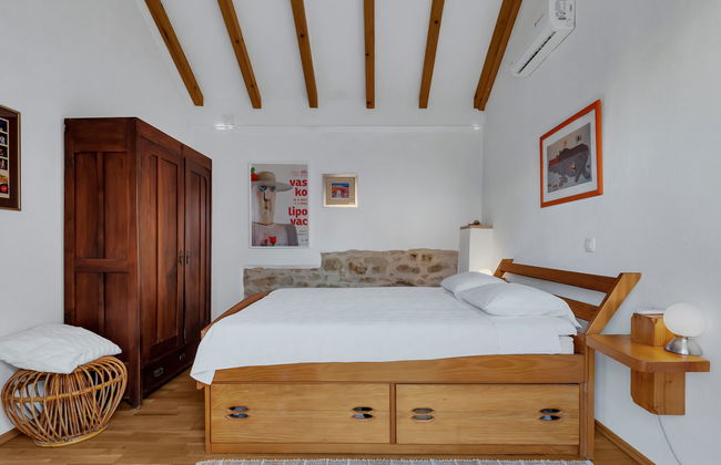 Casa de 3 quartos em Sutivan com piscina privada e jardim - Foto 18