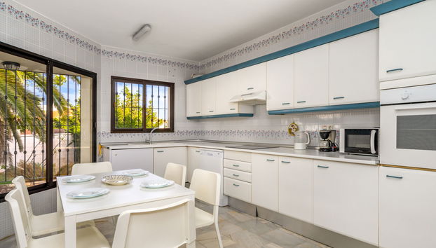 Maison de 4 chambres à Mijas avec piscine privée et jardin - Photo 5