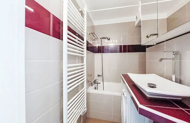 2 bedroom Apartment in Chamonix-Mont-Blanc - Photo 5