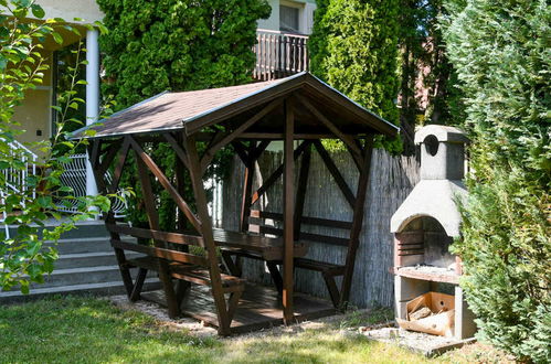 Foto 2 - Apartamento de 3 quartos em Siófok com jardim e vista para a montanha