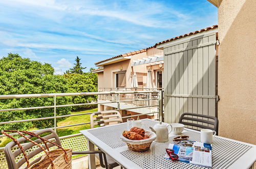 Photo 2 - Apartment in La Londe-les-Maures with swimming pool and terrace