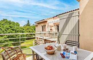Photo 2 - Apartment in La Londe-les-Maures with swimming pool and terrace