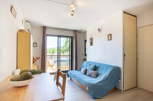 Photo 4 - 2 bedroom Apartment in Le Lavandou with sea view