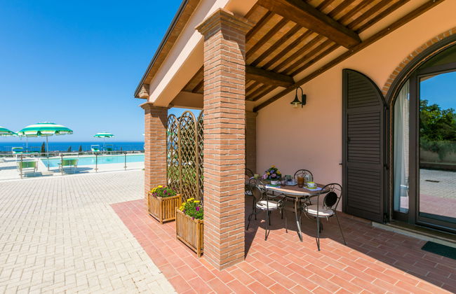 Casa de 2 quartos em San Vincenzo com piscina e jardim - Foto 38