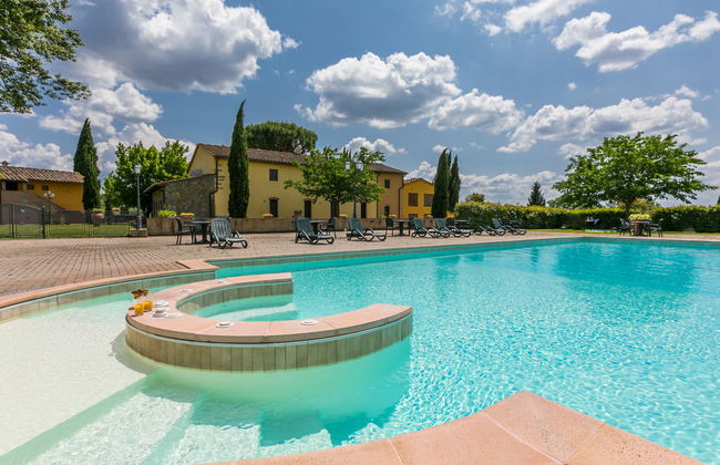 Apartamento de 2 quartos em Capraia e Limite com piscina e jardim - Foto 7