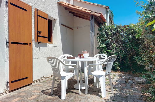 Foto 25 - Haus mit 1 Schlafzimmer in Les Mathes mit schwimmbad und terrasse